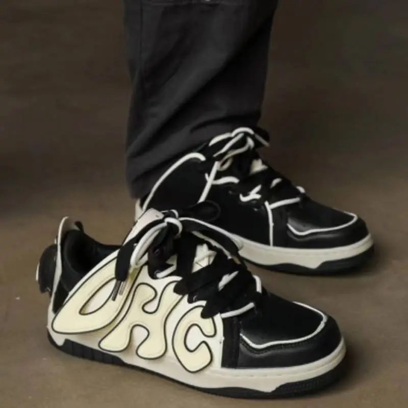 Retro Sporty Stylish Skateboarding Shoes-1