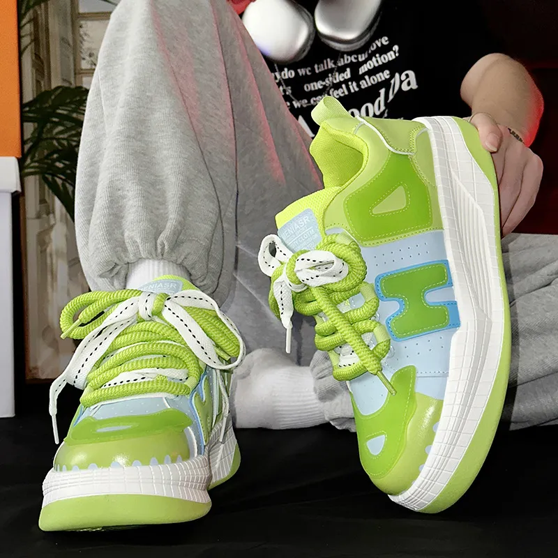 Casual Fashionable Stylish Skateboarding Shoes-1