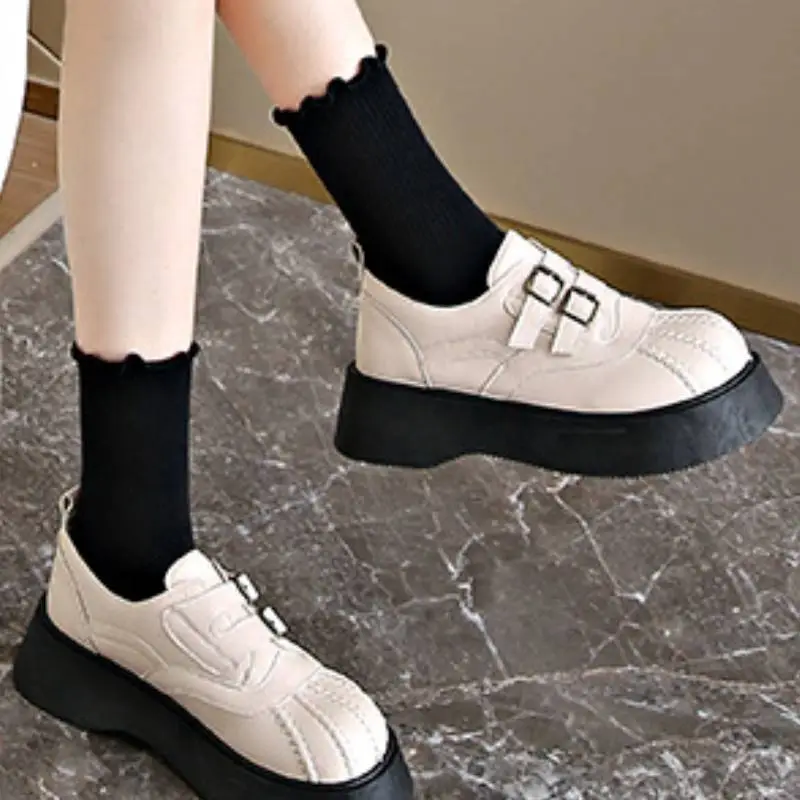 Fashionable Breathable Casual Loafer-1