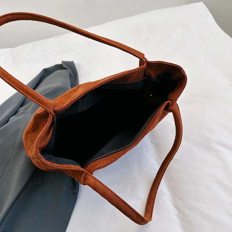 Fashionable Casual Handbag-5