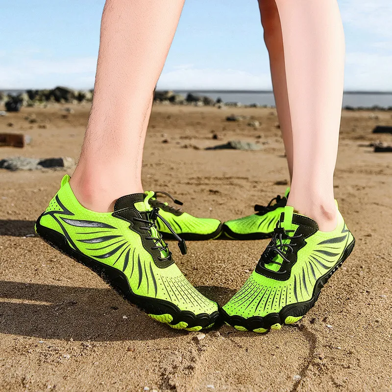Outdoor Breathable River Trekking Shoes-1