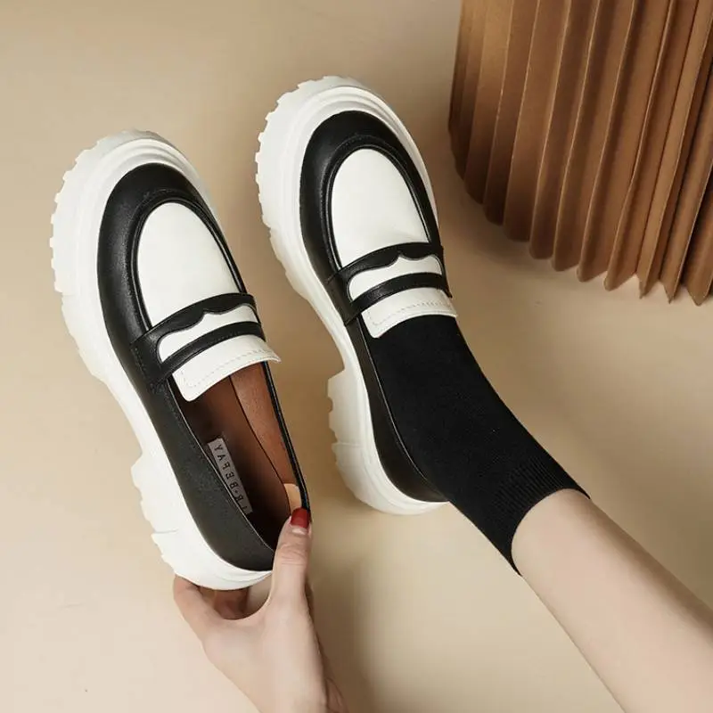 Fashionable Simple Loafer-1