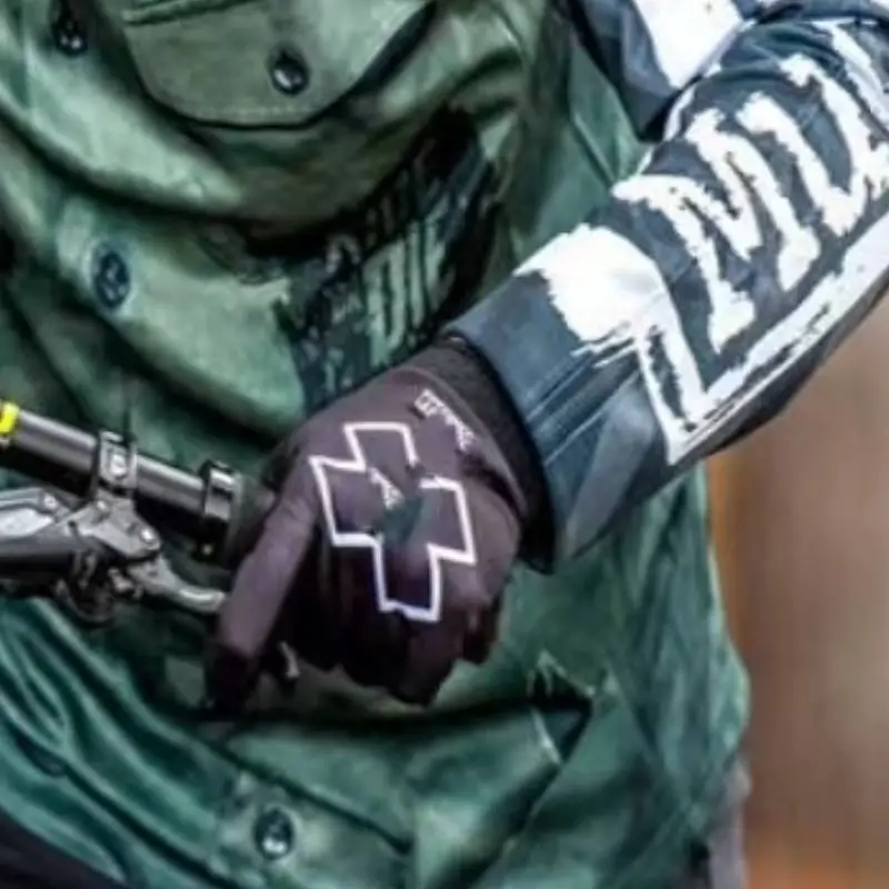 Simple Fashionable Motorcycle Protective Gears-5