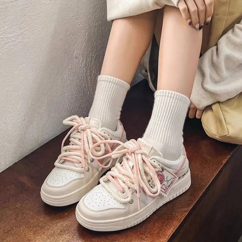 Casual Sporty Skateboarding Shoes-1