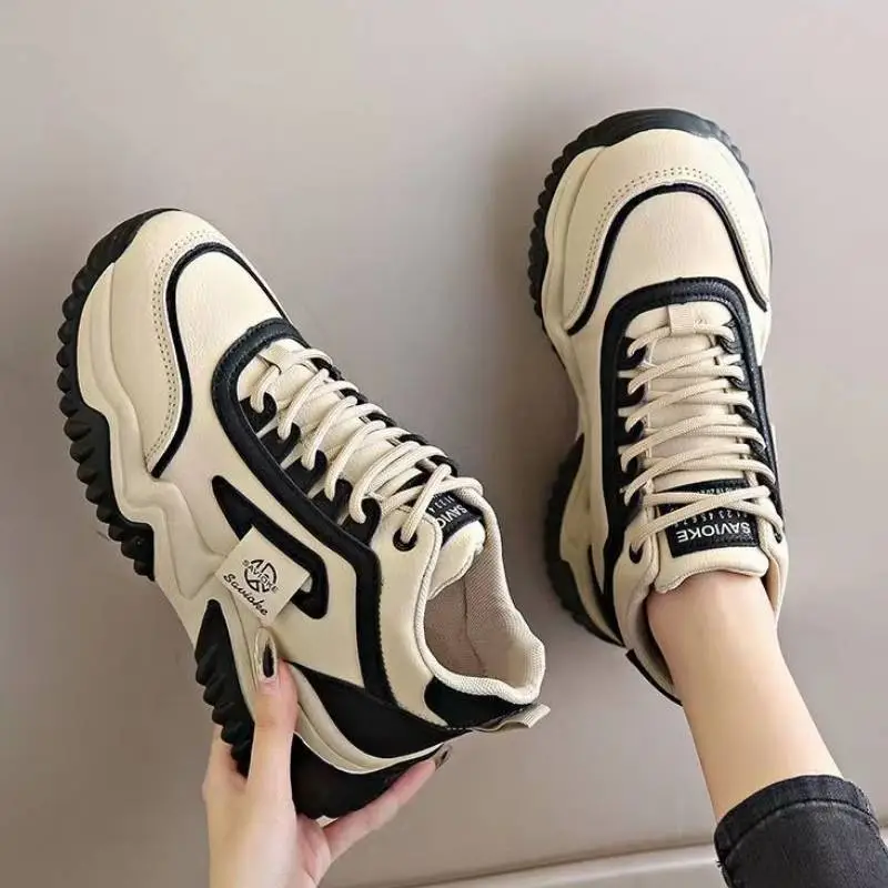 Sporty Lightweight Lifestyle Shoes-4
