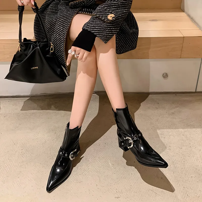 Fashionable Basics Ankle Boots-1