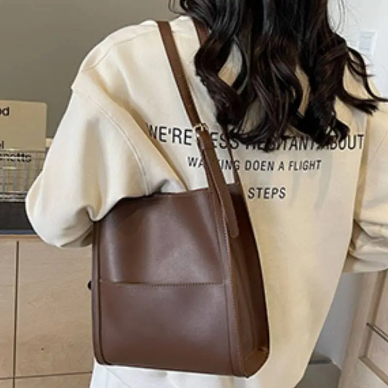 Retro Distress Shoulder Bag-8