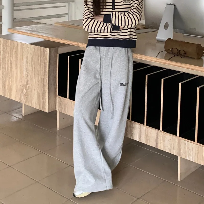 Embroidery Straight Leg Cotton Casual Pants Women-2