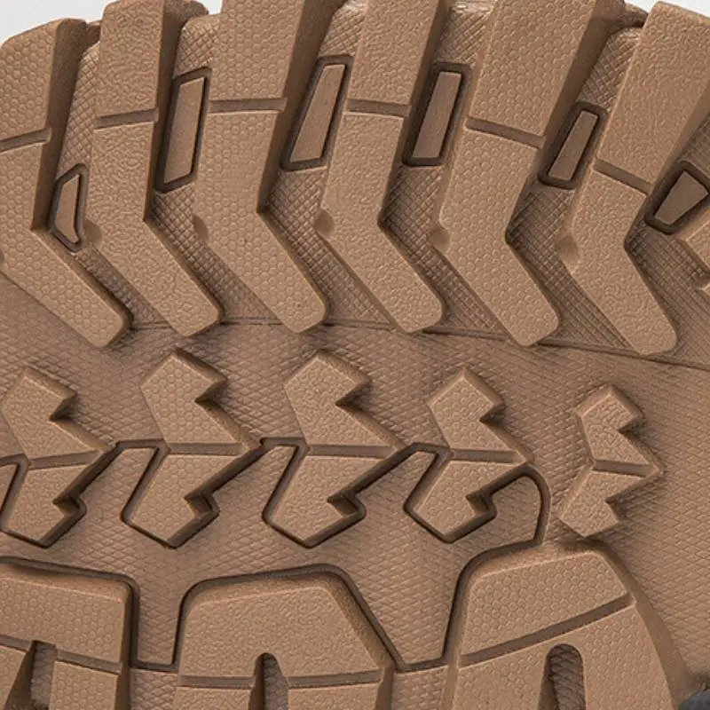 Sporty Simple Desert Boots-10