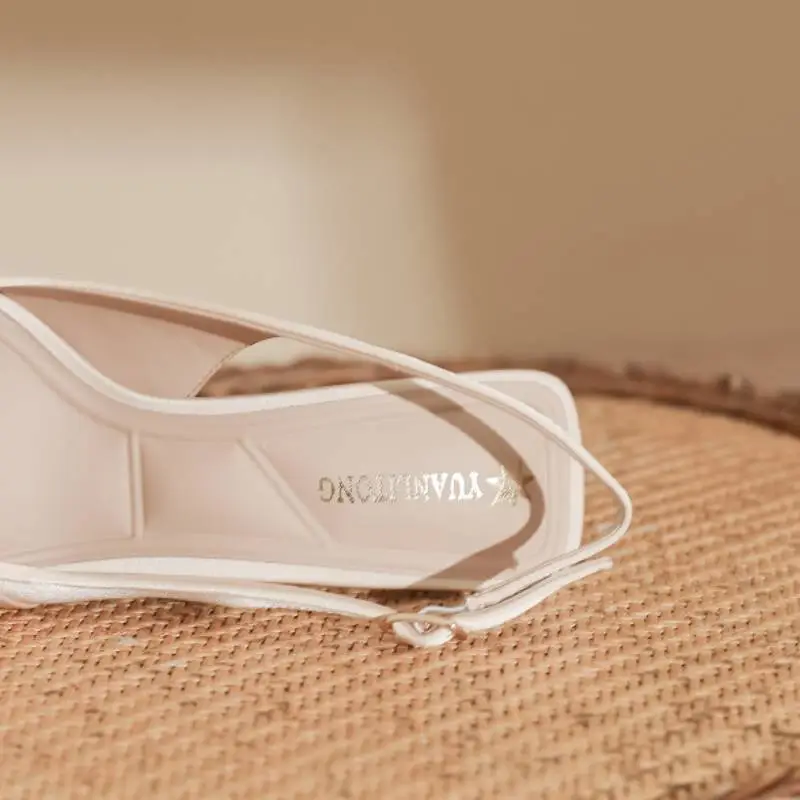Fashionable Long Lasting High Heels-9