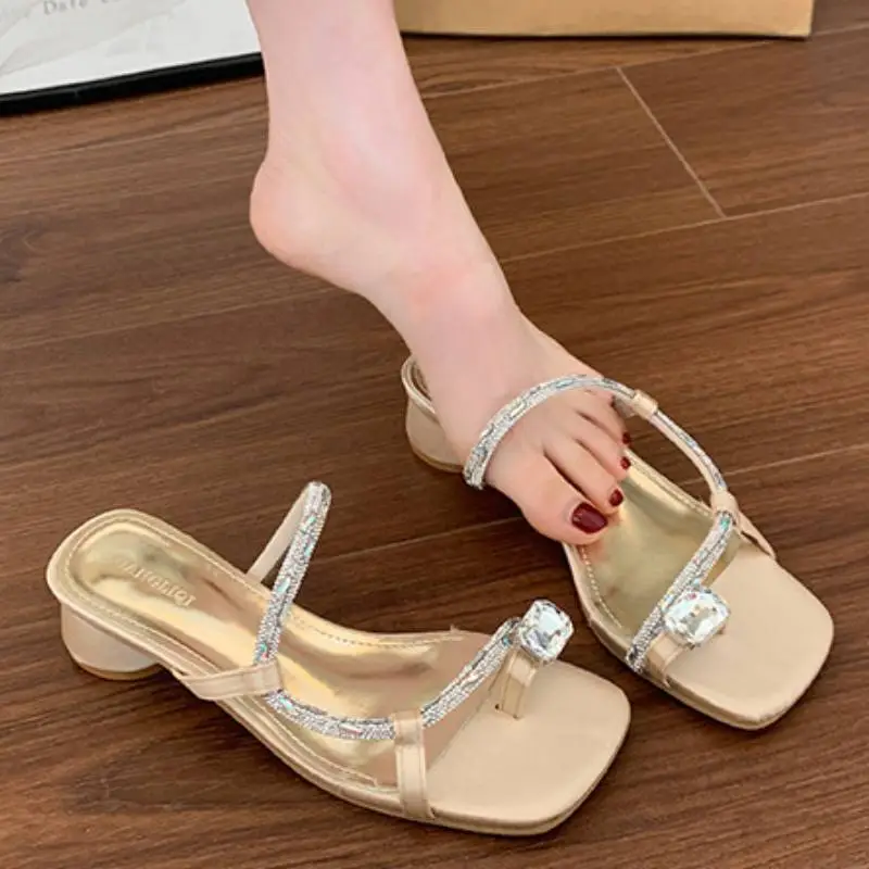 Fashionable Rhinestone Beach Sandals-1
