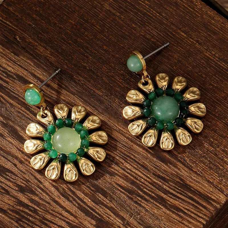 Elegant Floral Ear Stud-1