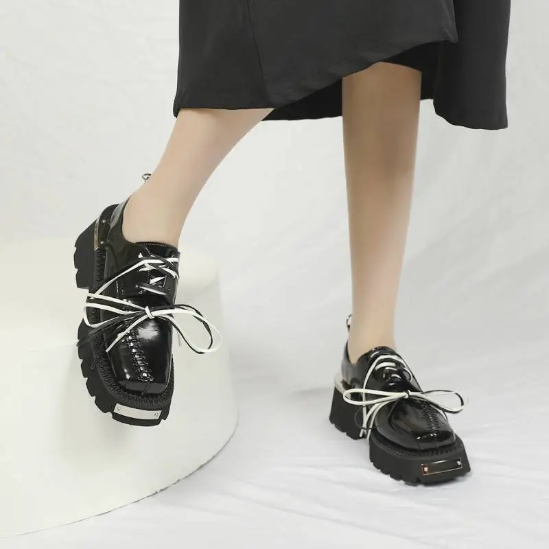 Simple Retro Loafer-2
