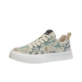 Low Top Soft Soled Lace Up Sneakers