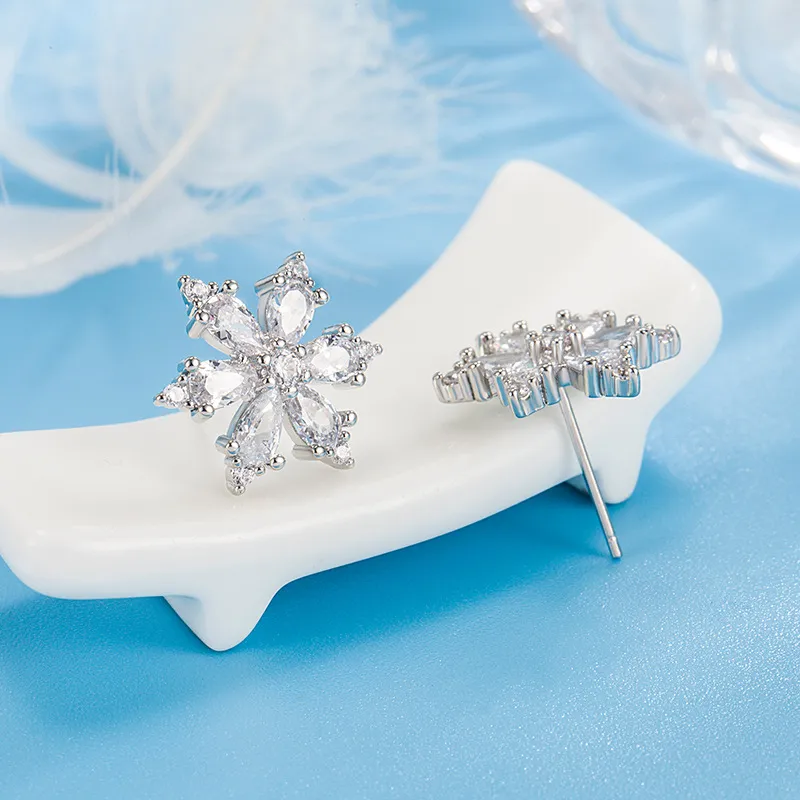 Simple Elegant Ear Stud-1