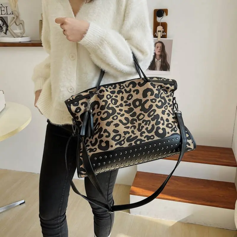 Fashionable Simple Shoulder Bag-3