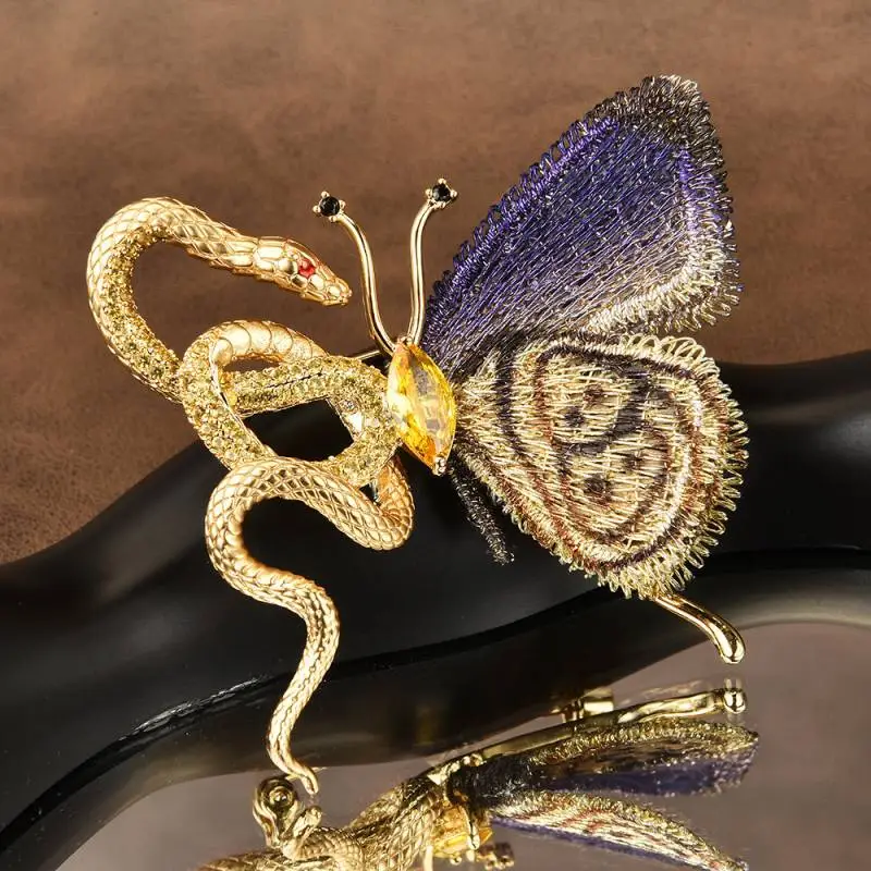 Elegant Embroidery Brooch-3