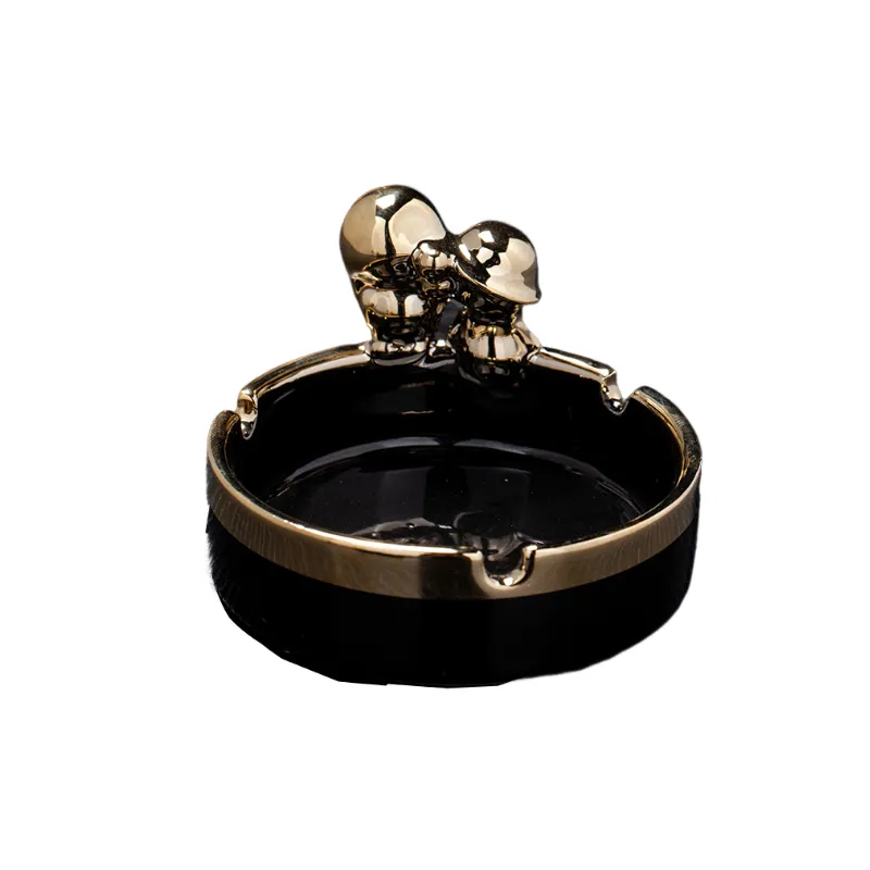 Fashionable Simple Ashtrays