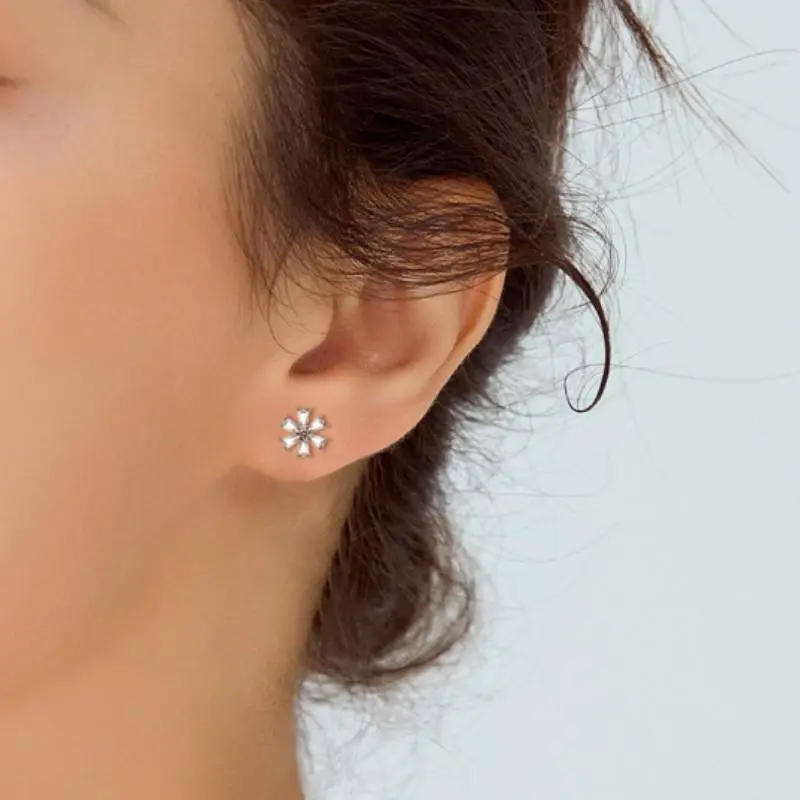 Fashionable Basics Ear Stud-1