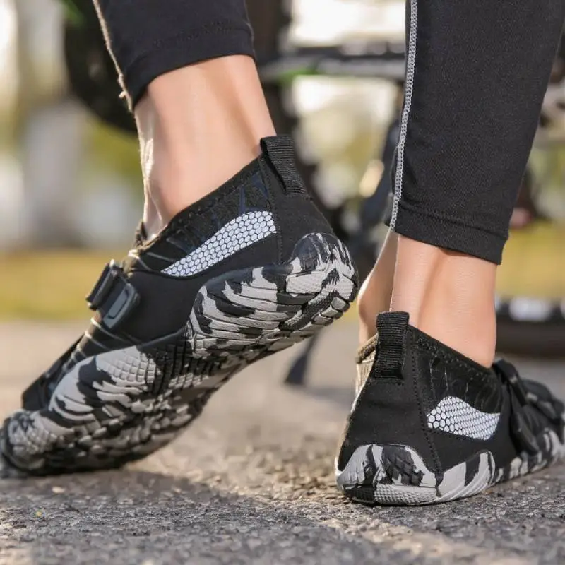 Sporty Breathable Cycling Shoes-2