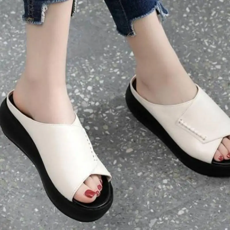 Fashionable Simple Flip Flops-2