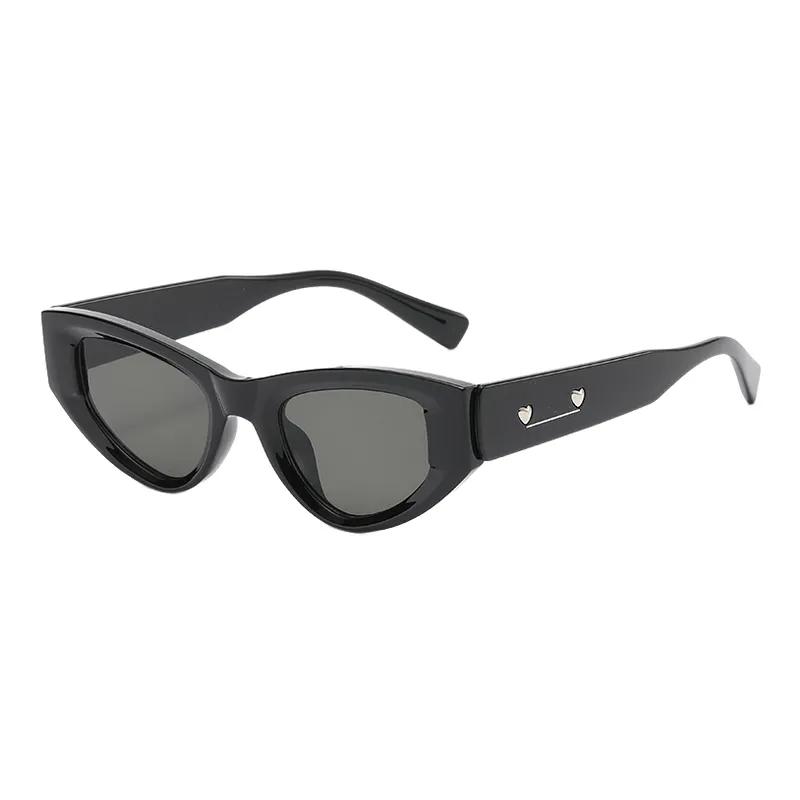 Retro Fashionable Sunglasses-3