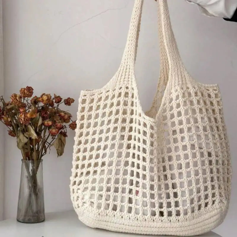 Fashionable Glamorous Handbag-8