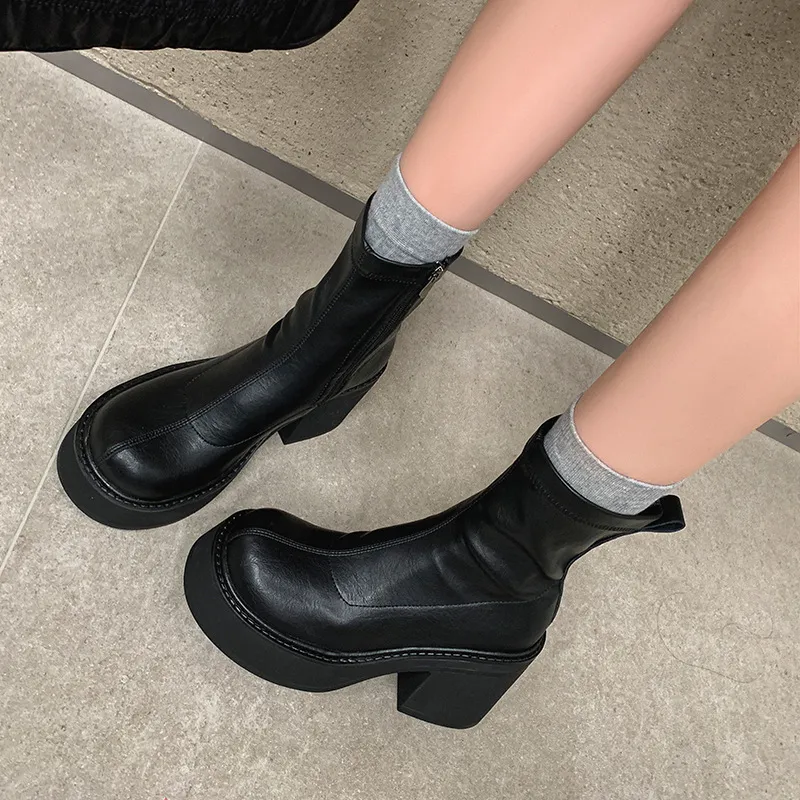 Fashionable Basics Ankle Boots-2