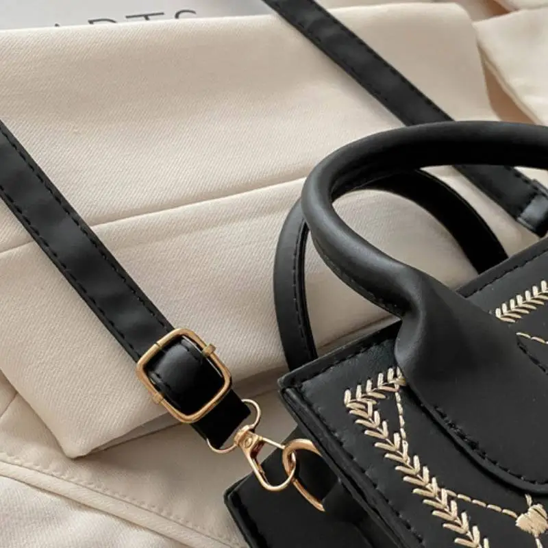 Fashionable Simple Shoulder Bag-6