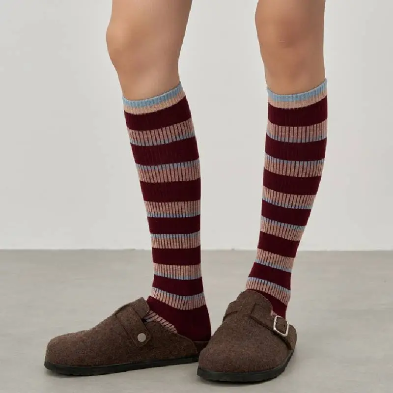 Retro Contrast Color Combed Cotton Mid Calf Sock-8
