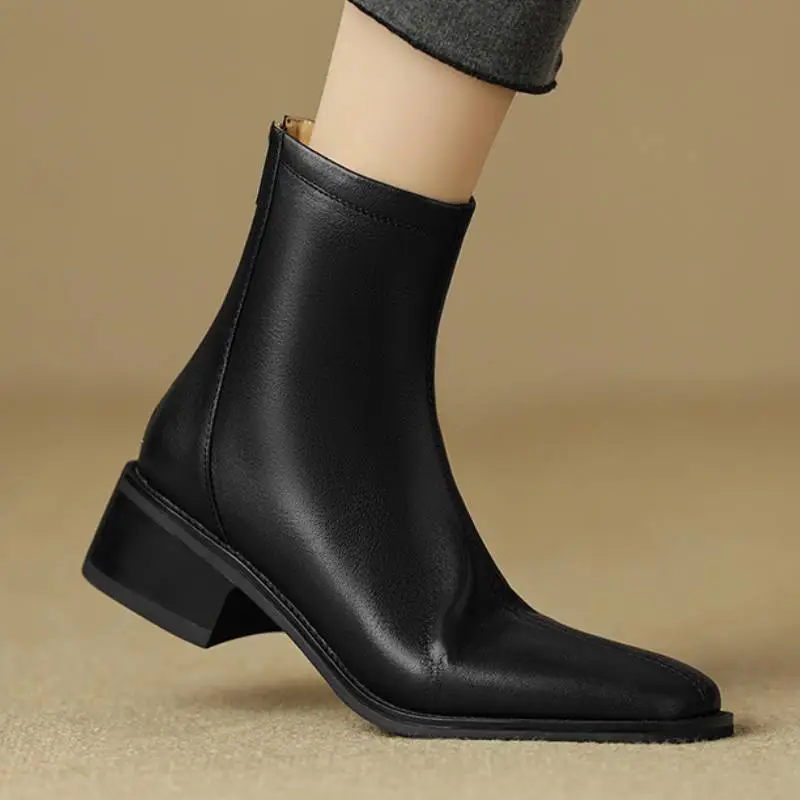 Casual Plain Chelsea Boot-1