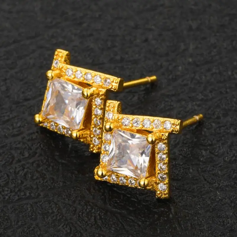 Simple Basics Ear Stud-1