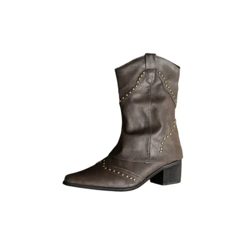 and a neutral-toned gum rubber sole makes styling a shoe fun