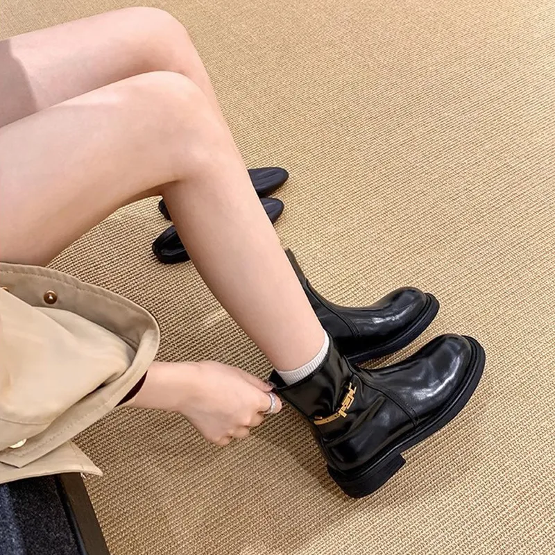 Simple Zipper Martin Boot-1