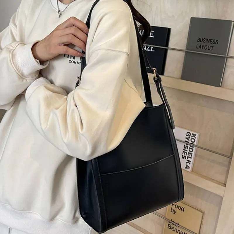 Retro Distress Shoulder Bag-2