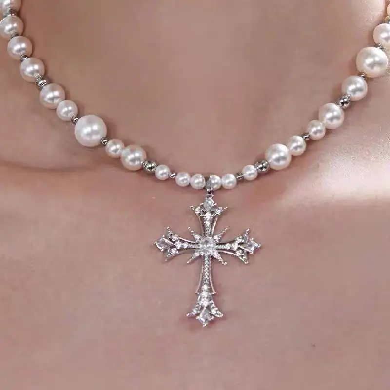 Pearls Fashionable Necklace-1