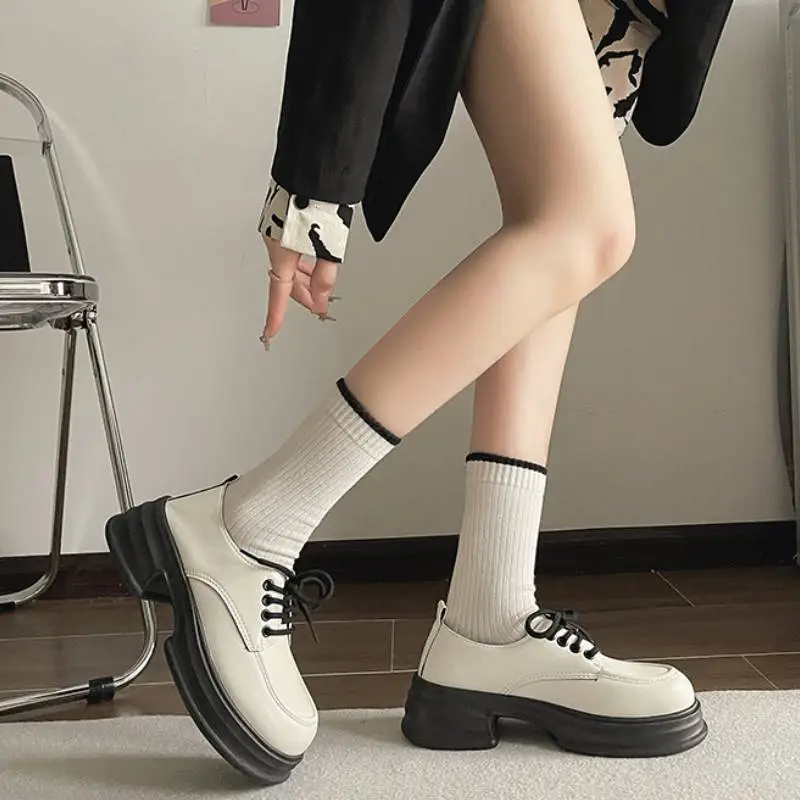 Retro Fashionable Loafer-4