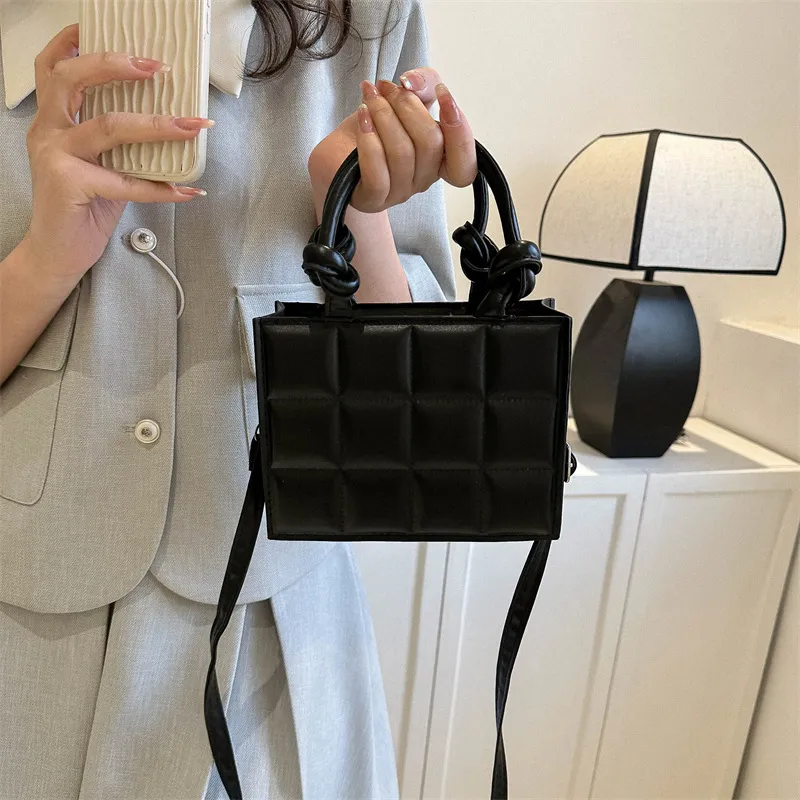 Fashionable Simple Crossbody Bag-1