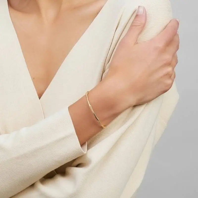 Fashionable Simple Bangle Women-1