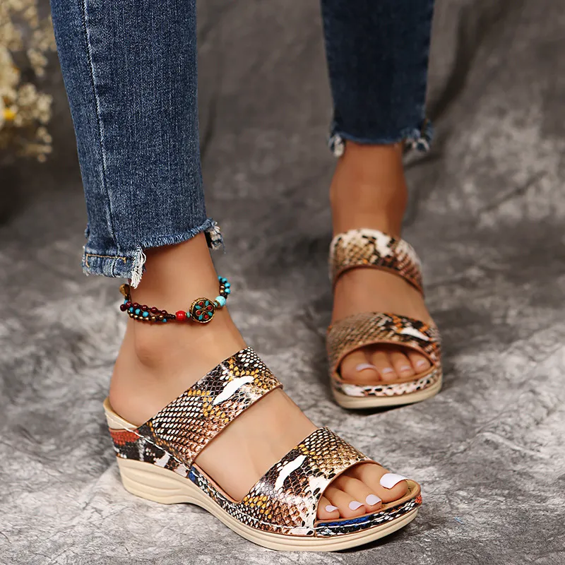 Fashionable Leopard Print Flip Flops-2