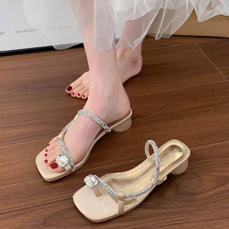 Fashionable Rhinestone Beach Sandals-2