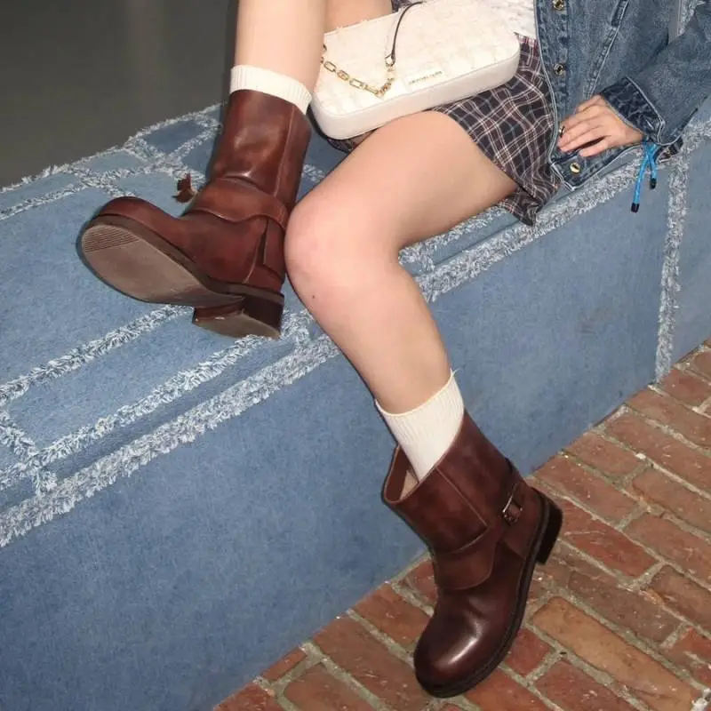 Simple Distress Chelsea Boot-1