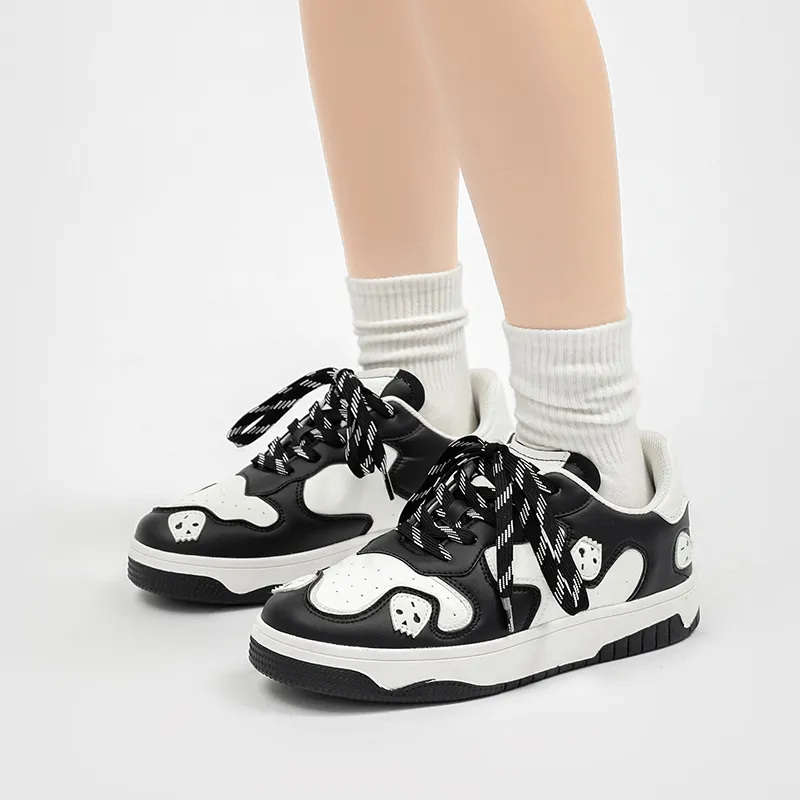 Sporty Skull Skateboarding Shoes-1