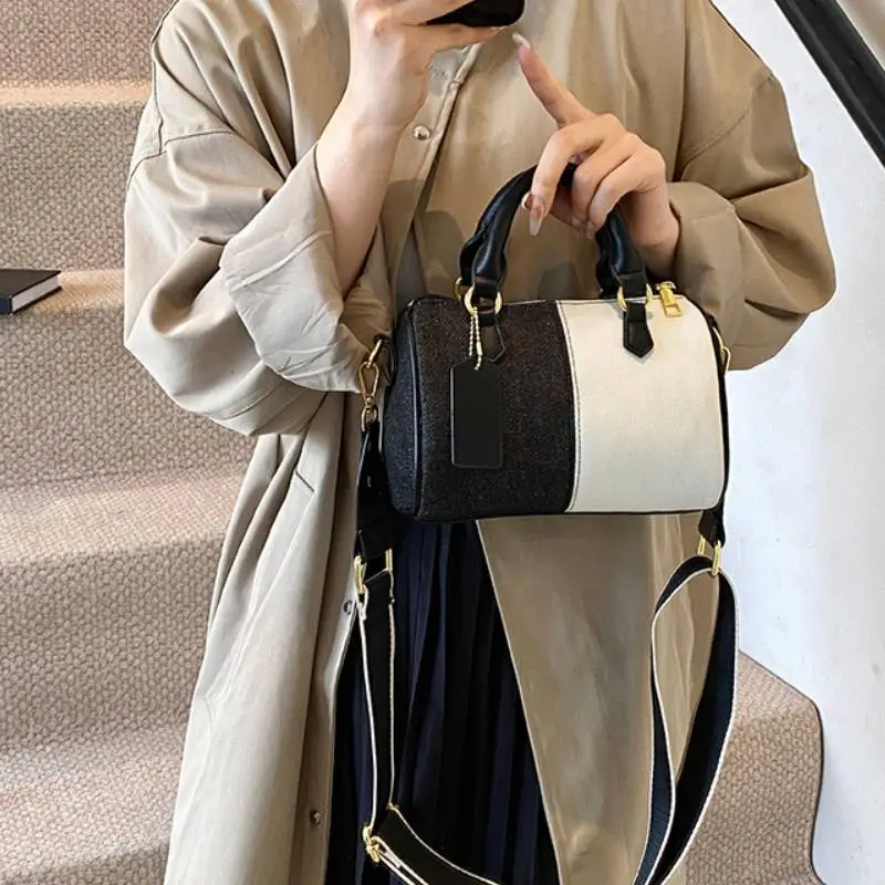 Basics Simple Crossbody Bag-1