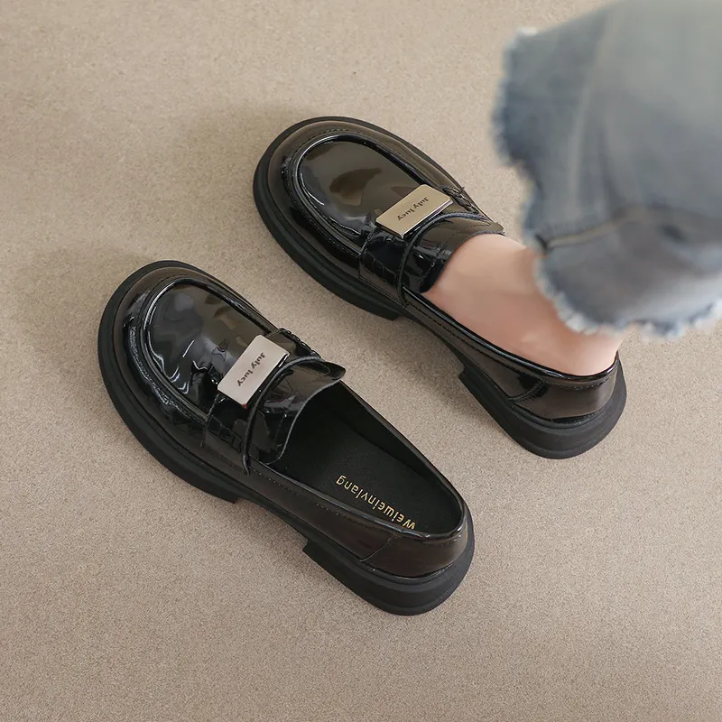 Retro Simple Loafer-1