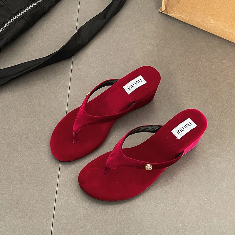 Fashionable Simple Flip Flops-2