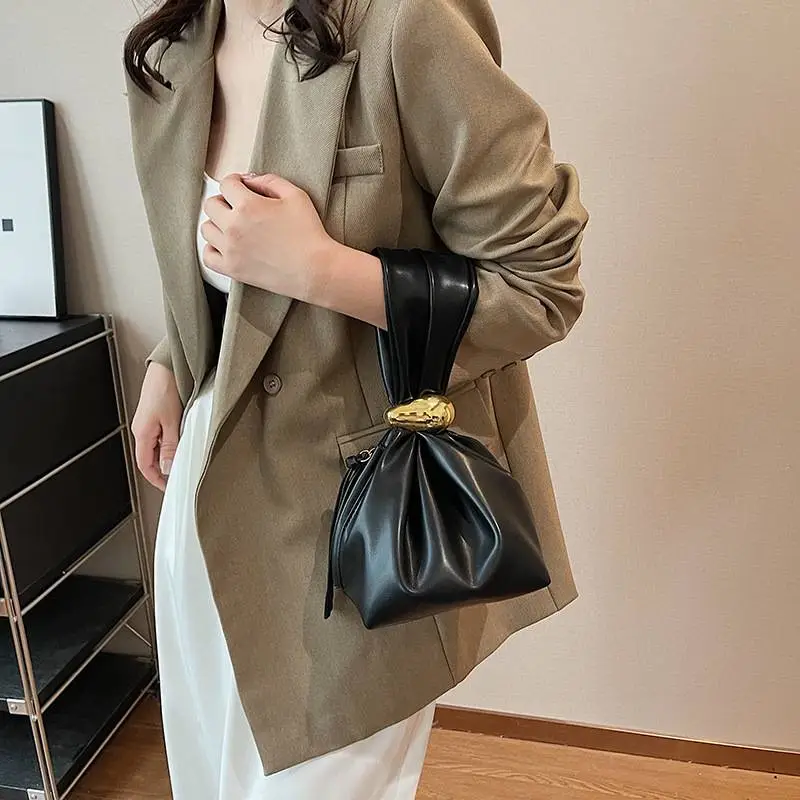 Fashionable Basics Handbag-7