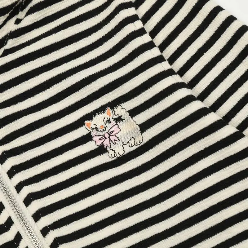 Contrast Color Embroidery Sweatshirt Women-3