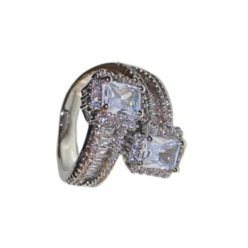 Fashionable Glitter Ring Women