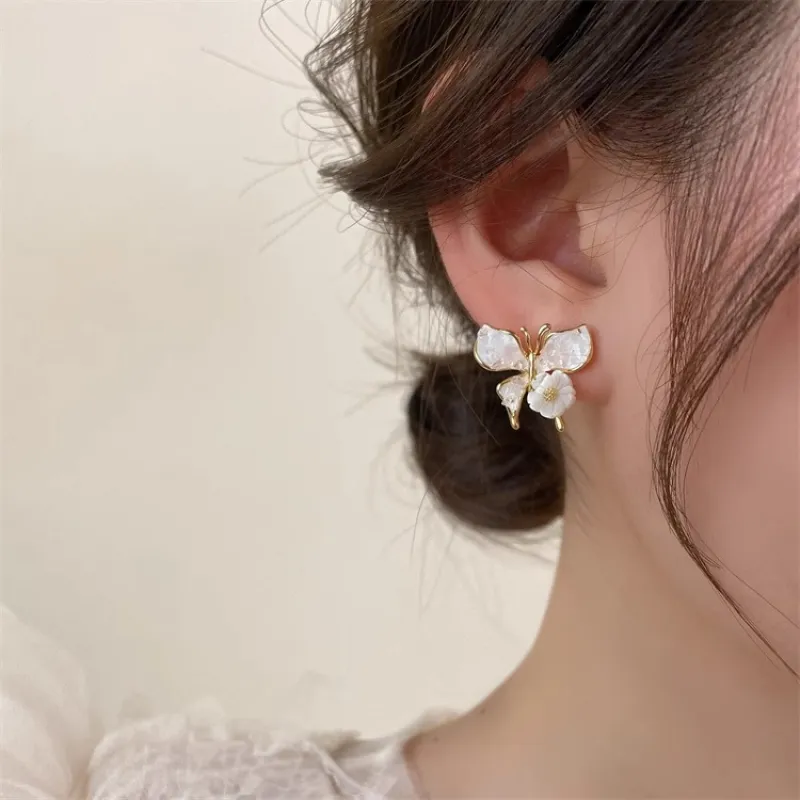 Fashionable Glamorous Ear Stud-1